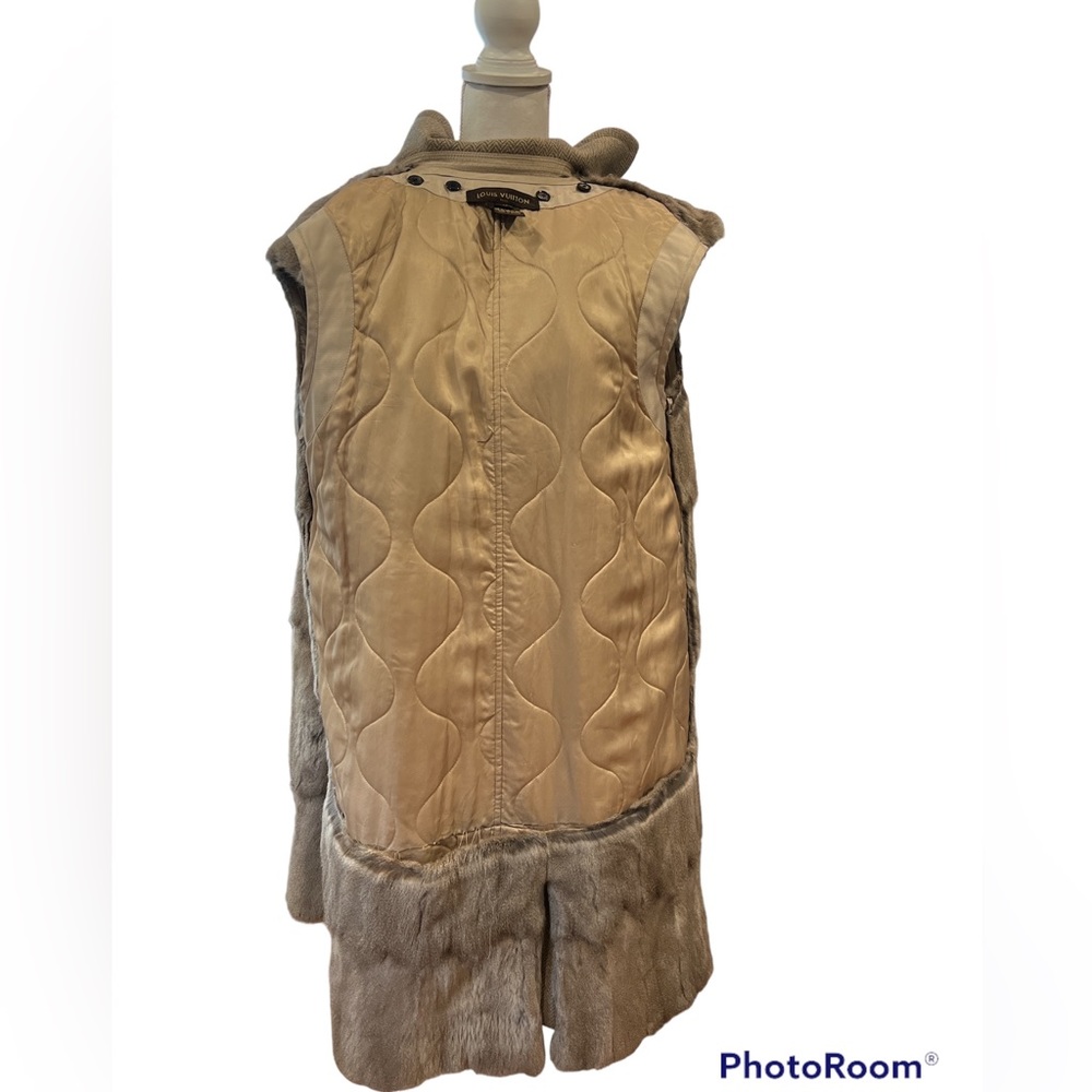 Louis Vuitton Wool Coat
SALE - Picture 12 of 13